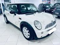 Usado Mini Cooper S 163 HP (119 kW) 2004 Branco Citadino