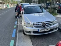 Usado Mercedes C220 Avantgarde 150 CV (110 kW) 2008 Gris / plata Berlina