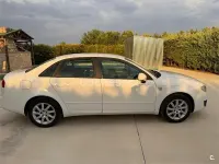 Usado Seat Exeo Reference 120 CV (88 kW) 2011 Blanco Berlina