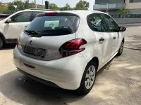 Usado Peugeot 208 Access 82 CV (60 kW) 2015 Gris / plata Utilitario