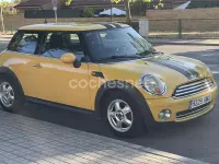 Usado Mini ONE 75 CV (55 kW) 2009 Amarillo Utilitario