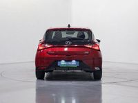 Usado Hyundai i20 100 CV (73 kW) 2022 Rojo Utilitario