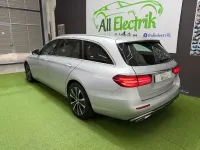 Usado Mercedes E300 306 CV (225 kW) 2019 Plateado Familiar
