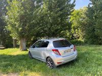 Usado Toyota Yaris Sport 99 CV (72 kW) 2012 Gris / plata Berlina