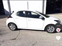 Usado Toyota Yaris Hybrid Business Edition 116 CV (85 kW) 2021 Blanco Berlina