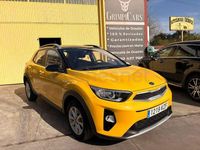 Usado Kia Stonic 84 CV (61 kW) 2019 Amarillo SUV