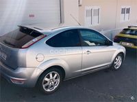 Usado Ford Focus Trend 115 CV (84 kW) 2008 Gris / plata Berlina