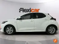 Usado Toyota Yaris Active 100 CV (73 kW) 2020 Blanco