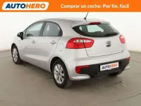 Usado Kia Rio 75 CV (55 kW) 2016 Gris Utilitario
