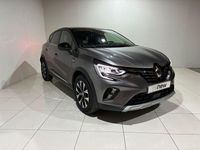 Begagnad Renault Captur Engineered 145 HK (106 kW) 2023 Grå SUV