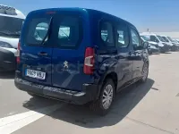 Usado Peugeot Rifter Active 100 CV (73 kW) 2022 Azul Monovolumen