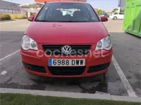 Usado VW Polo Advance 70 CV (51 kW) 2006 Rojo Utilitario