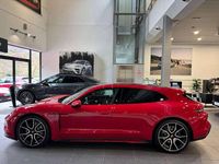 Usado Porsche Taycan Sport Turismo 300 kW (408 CV) 2025 Rojo Familiar