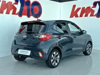 Usado Hyundai i10 67 CV (49 kW) 2023 Gris / plata Utilitario