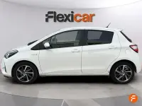 Usado Toyota Yaris Hybrid 100 CV (73 kW) 2020 Blanco Berlina