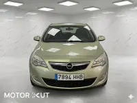Usado Opel Astra Excellence 140 CV (102 kW) 2014 Verde Berlina
