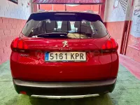 Usado Peugeot 2008 Allure 100 CV (73 kW) 2018 Granate SUV