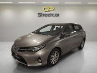 Usado Toyota Auris Active 132 CV (97 kW) 2015 Gris / plata Berlina