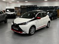 Usado Toyota Aygo X-play 69 CV (50 kW) 2018 Blanco Utilitario
