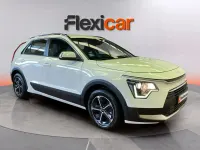 Usado Kia Niro 141 CV (103 kW) 2023 Blanco SUV
