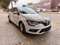 Usado Renault Mégane Intens 130 CV (95 kW) 2016 Blanco Berlina