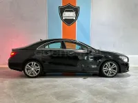 Usado Mercedes CLA180 Urban 122 CV (89 kW) 2013 Negro Berlina
