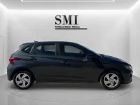 Usado Hyundai i20 101 CV (74 kW) 2022 Gris Utilitario