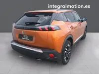 Usado Peugeot 2008 Allure 130 CV (95 kW) 2022 Naranja SUV