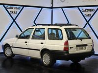 Usado Ford Escort Ghia 89 CV (65 kW) 1992 Blanco Familiar