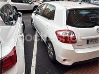 Usado Toyota Auris Active 90 CV (66 kW) 2012 Blanco Berlina