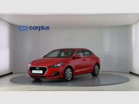 Usado Hyundai i30 120 CV (88 kW) 2018 Rojo Berlina