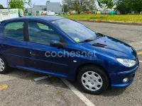 Usado Peugeot 206 90 CV (66 kW) 2005 Azul Berlina