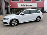 Usado Skoda Octavia 111 CV (81 kW) 2021 Blanco Familiar