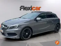 Usado Mercedes A180 AMG line 109 CV (80 kW) 2015 Gris Utilitario