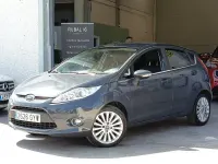 Usado Ford Fiesta Titanium 96 CV (70 kW) 2010 Gris / plata Berlina