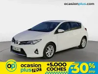 Usado Toyota Auris Active 124 CV (91 kW) 2013 Blanco Utilitario
