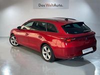 Usado Seat Leon FR 150 CV (110 kW) 2024 Rojo Familiar