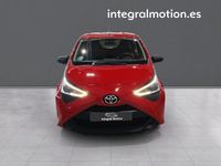 Usado Toyota Aygo X-play 72 CV (52 kW) 2022 Rojo Utilitario