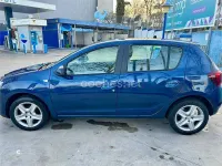 Usado Dacia Sandero Essentiel 73 CV (53 kW) 2019 Azul Berlina