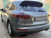 Usado Porsche Cayenne Platinum Edition 262 CV (192 kW) 2017 Gris / plata SUV