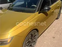 Usado Opel Astra Ultimate 130 CV (95 kW) 2022 Amarillo Utilitario
