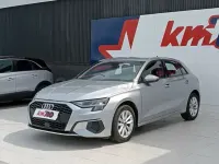 Usado Audi A3 110 CV (80 kW) 2023 Gris / plata Berlina
