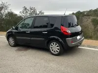 Usado Renault Scénic II 105 CV (77 kW) 2008 Negro Monovolumen
