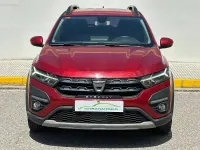 Usado Dacia Sandero Essentiel 91 CV (66 kW) 2021 Granate Berlina