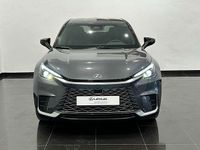 Usado Lexus LBX 137 CV (100 kW) 2025 Gris SUV