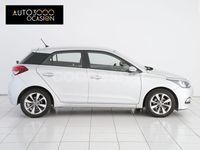 Usado Hyundai i20 75 CV (55 kW) 2015 Gris / plata Berlina