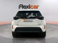 Usado Toyota Yaris Connect Style 116 CV (85 kW) 2022 Blanco Utilitario