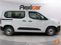 Usado Citroën Berlingo Feel 102 CV (75 kW) 2023 Blanco Monovolumen