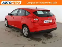 Usado Ford Focus Trend 101 CV (74 kW) 2014 Rojo Utilitario