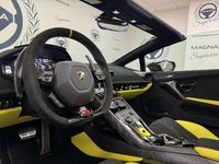 Usado Lamborghini Huracán 639 CV (469 kW) 2018 Amarillo Descapotable